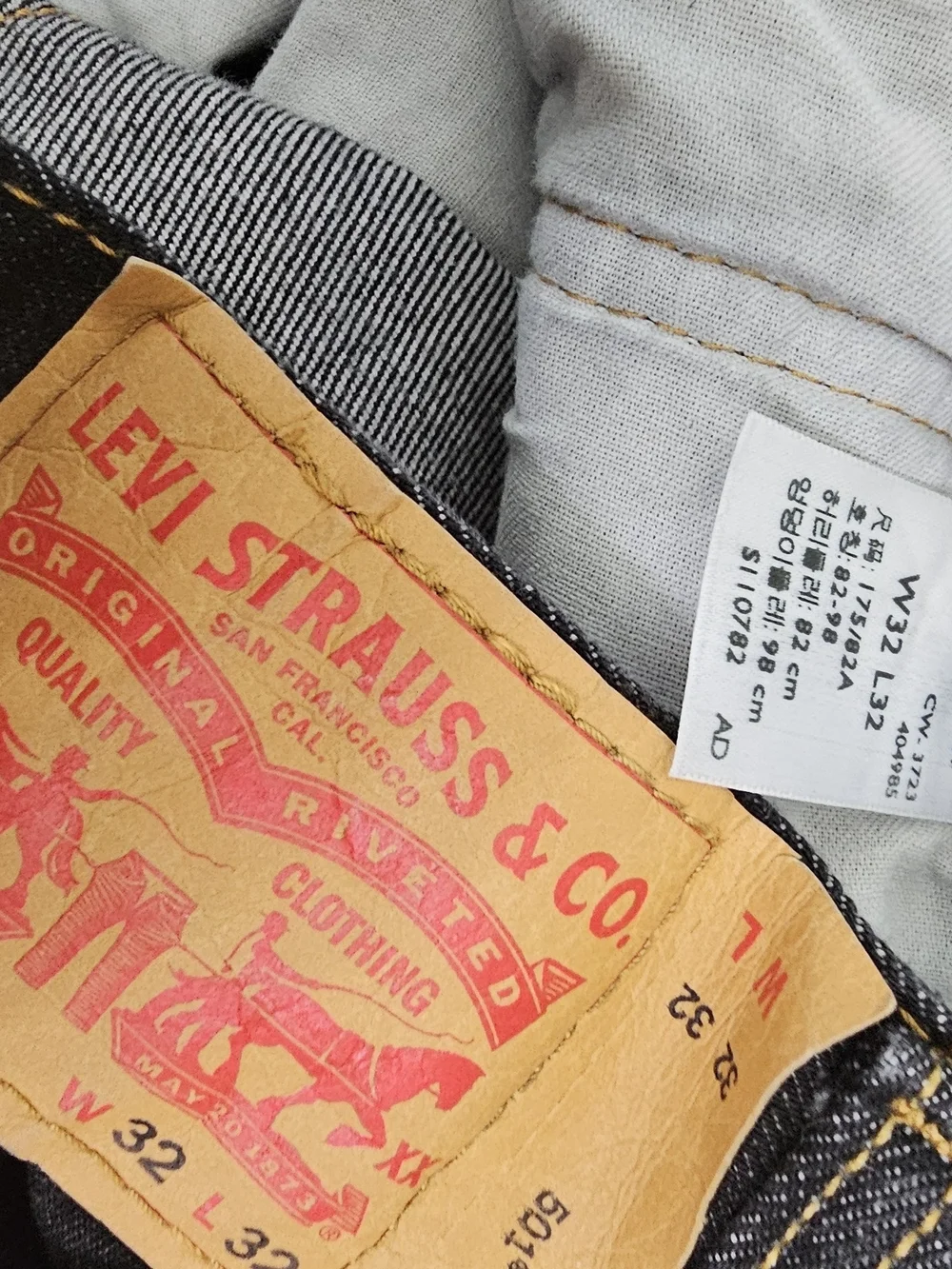 Levi's 501 Straight Men's Jeans - Black with Gold Stitching